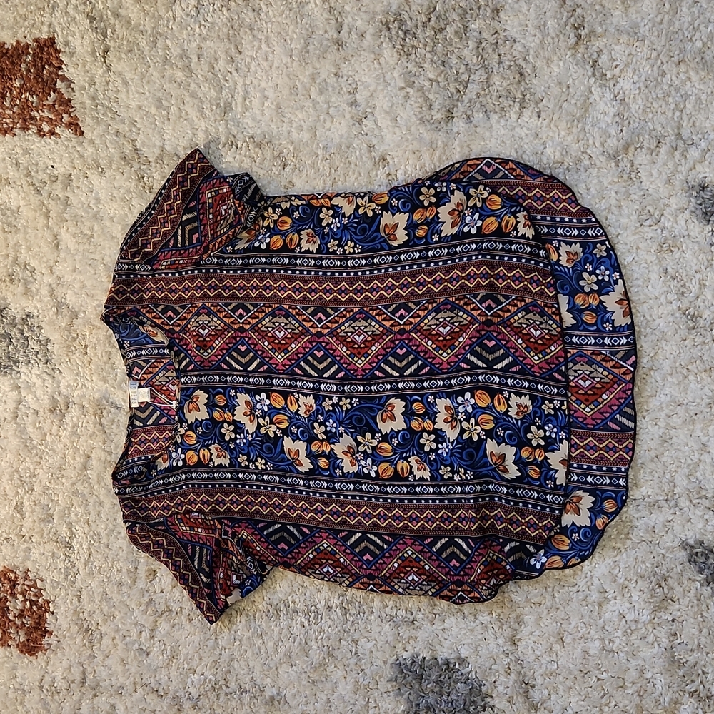 Floral/Aztec pattern blouse. Small